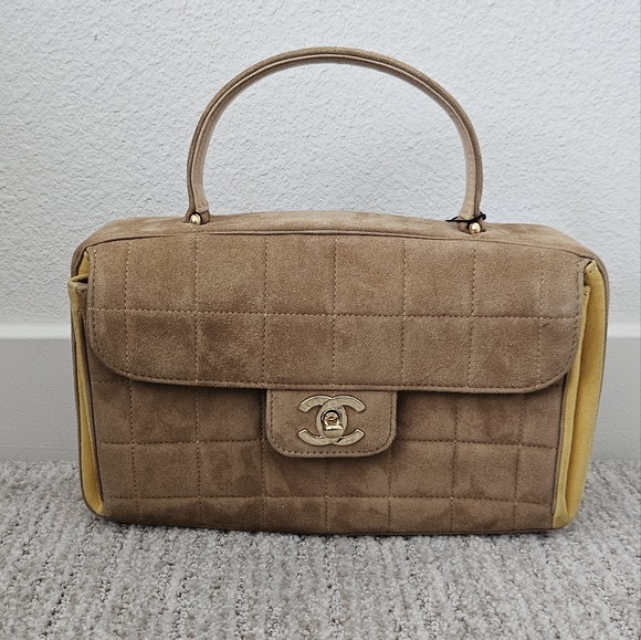 SOLD. Chanel Vintage Chocolate Bar Bag - Picture 1 of 14
